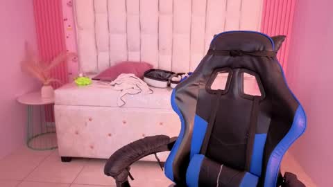 Ambar online show from April 22, 3:14 am