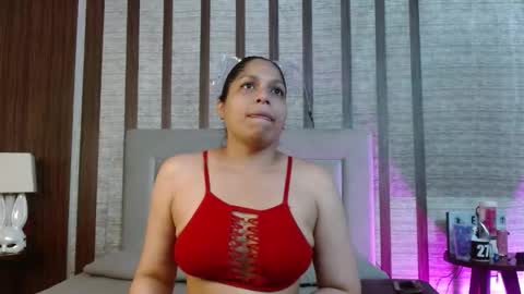 Snapshot of ambar_jonesx chatting on October 18, 11:35 am Ambar Jones online show from October 18, 11:35 am