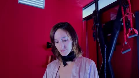 Snapshot of ambar_roux1 chatting on October 17, 6:00 pm ambar_roux1 online show from October 17, 6:00 pm