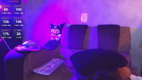 ambardevon_x online show from May 20, 1:57 am