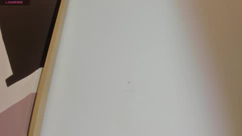 ambarevans_ online show from January 13, 11:58 am