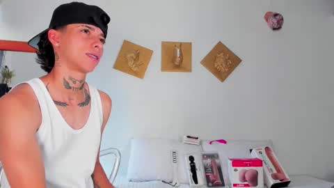 Amber  online show from February 12, 4:30 pm