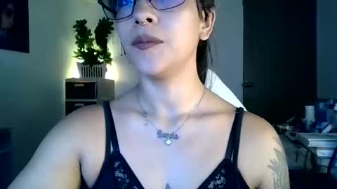 amber_dlx online show from May 12, 6:14 pm