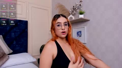 Snapshot of amber_kiss_ chatting on September 22, 6:39 pm Emily online show from September 22, 6:39 pm