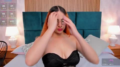 Snapshot of amber_kiss_ chatting on October 16, 7:05 pm Emily online show from October 16, 7:05 pm