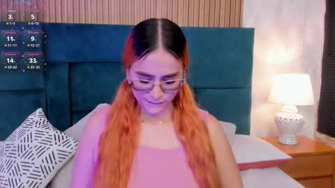 Snapshot of amber_kiss_ chatting on October 1, 6:46 pm Emily online show from October 1, 6:46 pm