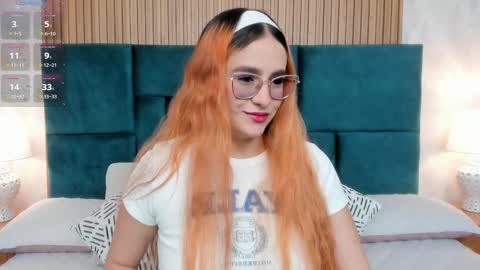 Snapshot of amber_kiss_ chatting on October 13, 6:43 pm Emily online show from October 13, 6:43 pm
