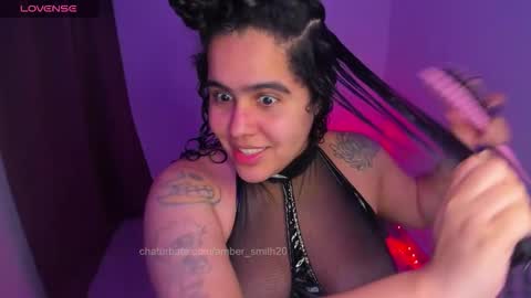 Snapshot of amber_smith20 chatting on October 16, 2:03 am find me here --- online show from October 16, 2:03 am