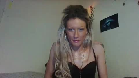 Kaligirll online show from March 26, 9:55 am