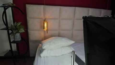 Amber .. online show from April 27, 7:44 pm