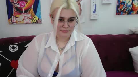 Snapshot of ambermonro chatting on September 30, 3:45 am Amber online show from September 30, 3:45 am
