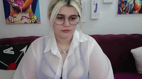 Snapshot of ambermonro chatting on September 24, 3:16 am Amber online show from September 24, 3:16 am