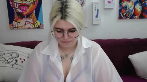 Snapshot of ambermonro chatting on September 22, 1:15 am Amber online show from September 22, 1:15 am