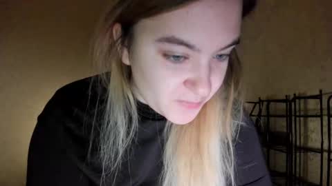 Snapshot of ambrosia__ chatting on October 6, 3:45 am ambrosia__ online show from October 6, 3:45 am