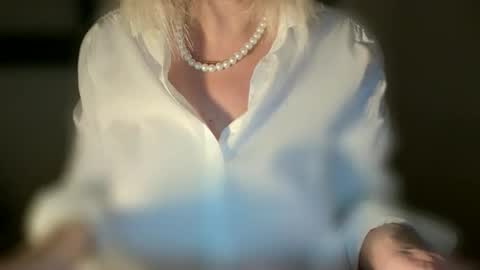 Beatrice online show from November 20, 4:08 pm