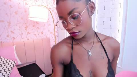 Amelia Adams online show from March 3, 7:03 pm