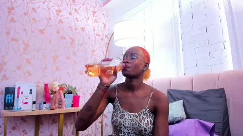 Amelia Adams online show from September 9, 7:24 pm