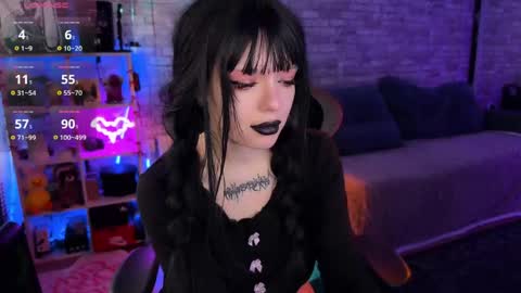 Amelia Aley  online show from April 22, 11:07 am