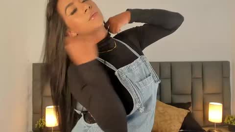 Amelia  online show from April 27, 9:34 pm