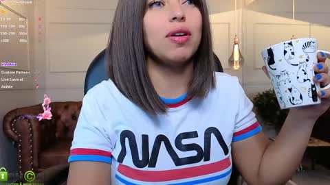 AMELIA online show from April 6, 12:06 pm