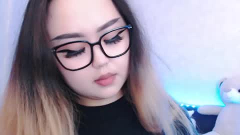 Amelia online show from June 8, 3:57 pm