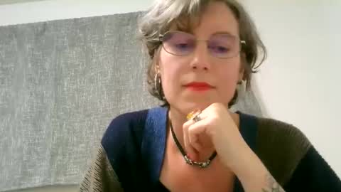 Ameliaishka online show from October 17, 2:37 am