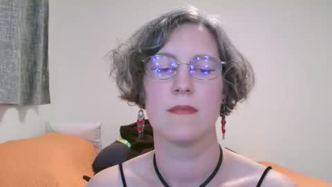 Ameliaishka online show from April 28, 4:38 am