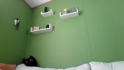 Amelia Winterz online show from February 16, 7:03 pm