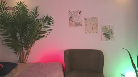 Amelie online show from April 8, 12:02 am