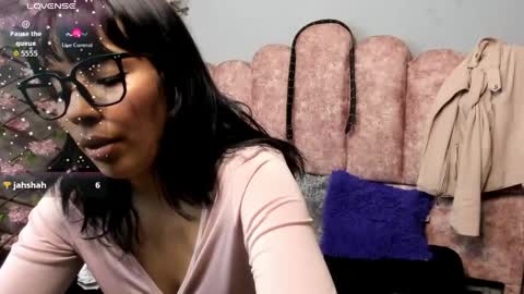ameliieeks online show from April 17, 7:49 pm