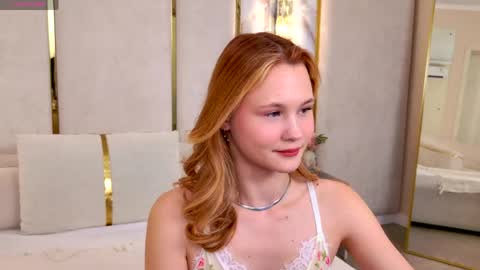 AmeliRoyse online show from April 25, 5:54 pm