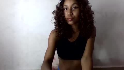 amelisy20005 online show from April 25, 8:50 pm