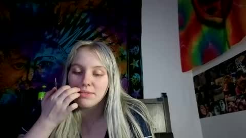 amethystmoon18 online show from May 30, 3:37 am