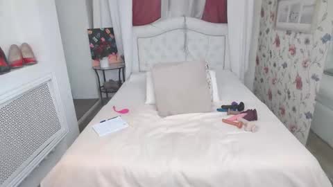 Snapshot of amihotgranny chatting on September 23, 1:09 pm Ami online show from September 23, 1:09 pm