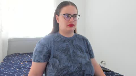 Amira Vyxen online show from April 27, 7:38 am