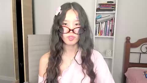 Ami online show from February 27, 2:28 pm