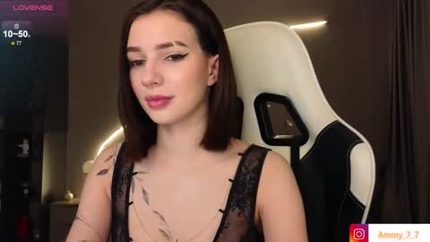 Snapshot of ammy_cumwme chatting on October 14, 9:45 am Ammy dont forget to thumbs up me online show from October 14, 9:45 am