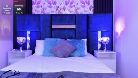 Ammy Jones online show from December 20, 8:01 pm