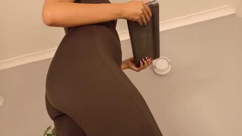 A M M Y  online show from April 25, 12:41 pm