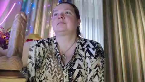 amorelara online show from June 10, 8:24 am