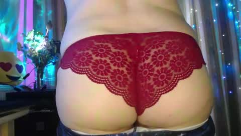 amorelara online show from July 24, 8:01 am
