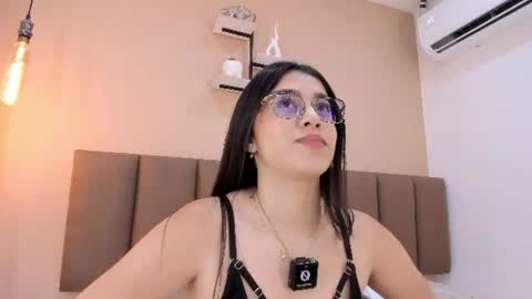 amy__wats0n online show from June 10, 7:12 pm
