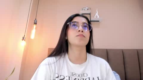 amy__wats0n online show from June 9, 7:02 pm
