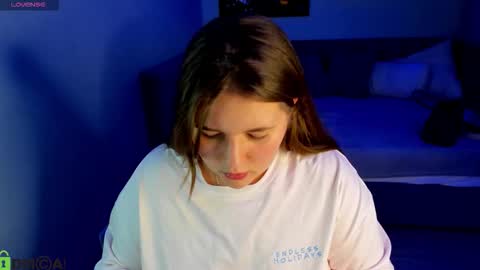 AmyGMT 2 Mon-Sun  0300am-0900am  online show from September 29, 6:51 am