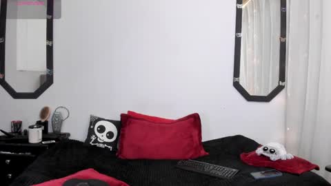 Amy online show from April 13, 4:41 pm