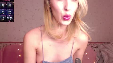 Snapshot of amy_glorious chatting on December 22, 4:17 pm Amy online show from December 22, 4:17 pm