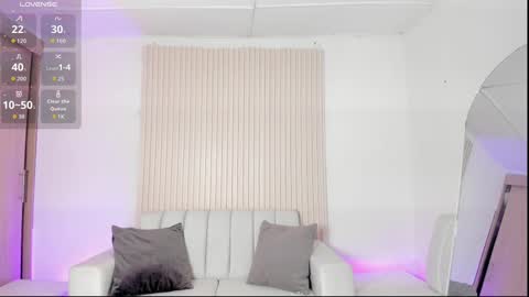 Snapshot of amy_medina_ chatting on October 21, 3:38 pm Emily online show from October 21, 3:38 pm