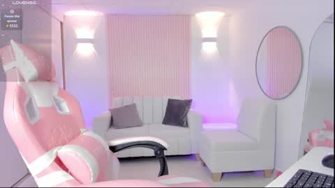 Snapshot of amy_medina_ chatting on March 11, 1:01 pm Emily online show from March 11, 1:01 pm
