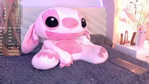 Amy online show from April 22, 8:17 pm