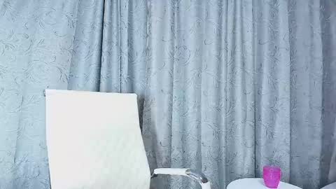 Emy Noa  online show from April 18, 10:09 pm